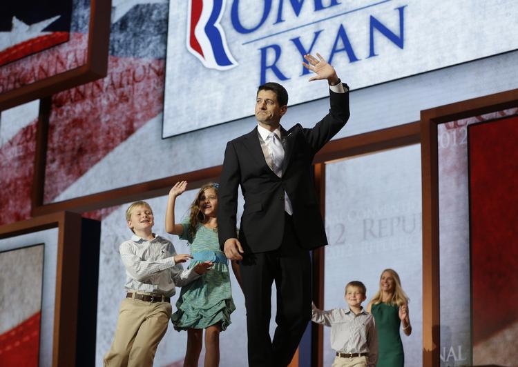 Familiefar. Paul Ryan fik selskab af sine børn på scenen, efter at han havde holdt tale for partikongressen i Tampa, Florida. 