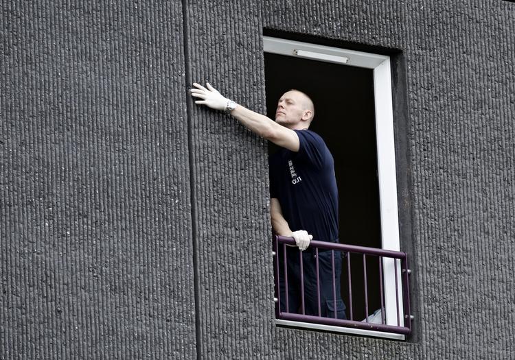 husundersøgelse. Politiet ransagede blandt andet denne lejlighed i Herlev, da de tre unge mænd blev anholdt mistænkt for at forberede en terrrohandling. 