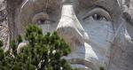 MONUMENTALT. Hovederne af fire amerikanske præsidenter er hugget ud i granit staten South Dakota. 