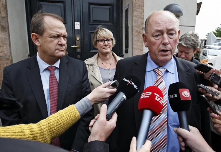 Dagpenge. LO's formand, Harald Børsting (th.), mener, der skal mere til for at sikre de ledige, der falder ud af dagpengesystemet, end dagens akutpakke. Dansk Arbejdsgiverforenings direktør, Henrik Bach 