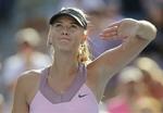 Videre. Russeren Maria Sharapova slog amerikaneren Mallory Burdette 6-1, 6-1 og er dermed videre til 1/8-finalen. 