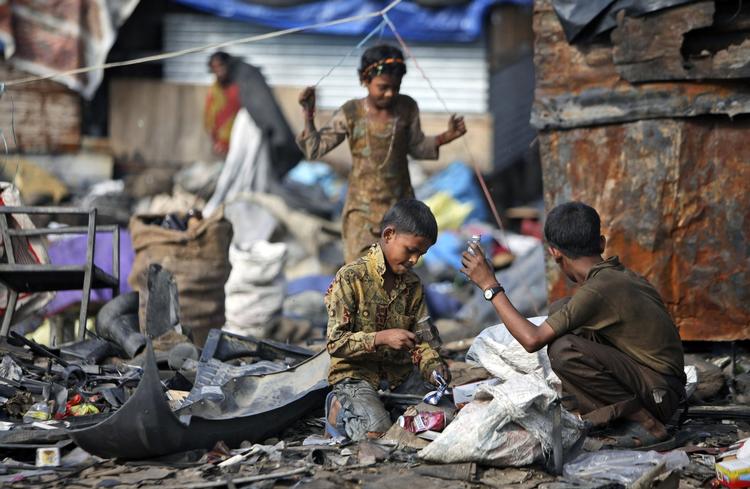 Bismag. De dobbelte standarder trives i bedste velgående i den vestlige verden, skriver den anerkendte norske socialantropolog Thomas Hylland Eriksen. 