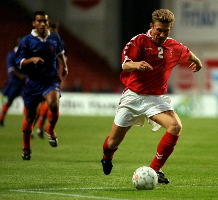 Spiller. Søren Colding fra hans tid på landsholdet, her i kamp mod Holland i Parken. 