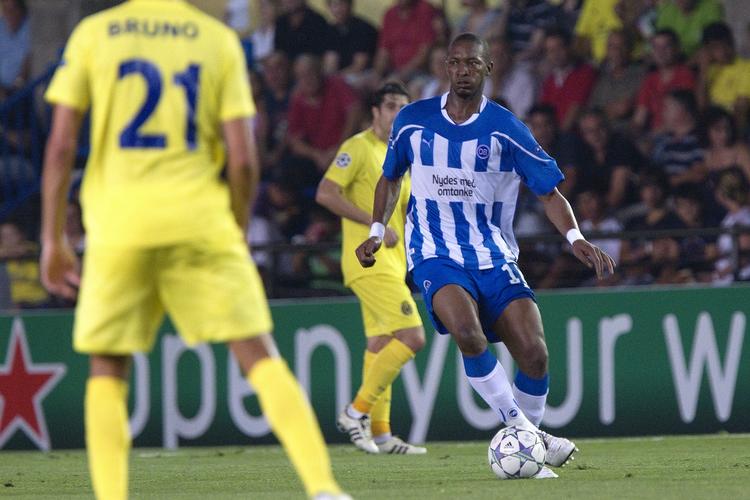 Farvel. Traore (t.h.) nåede 68 kampe og 9 mål for fynboerne. 
