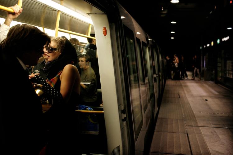 Metroen er ellers kendt som et rummeligt sted, som lægger hus til åbning af Strømfestival hvert år, hvor der bliver spillet høj musik og danset igennem i de underjordiske gange. 