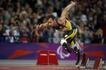 Guldfavorit. Få kan følge med Oscar Pistorius, når han skyder af sted. 