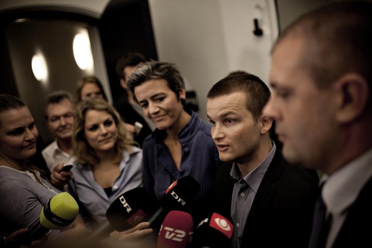 Forhandlinger. Stemningen var høj, da regeringen og Enhedslisten blev enige om en finanslov kort efter valget. Siden er smilene stivnet gevaldigt. 
