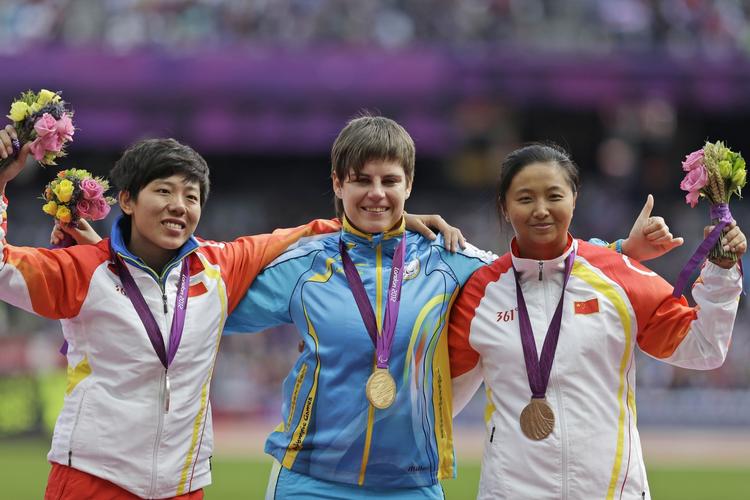 roderi. Da medaljerne allerede var overrakt til Qing Wu, Mariia Pomazan og Jiongyo Bao besluttede komitéen bag Paralympics, at ukraineren skulle beholde sin guldmedalje. 
