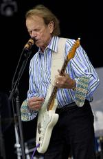 Surfer. Al Jardine fylder 70 år i dag. Han turnerer stadigvæk. 