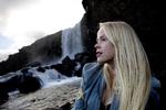 Dur. Det er en selvsikker Tina Dickow, der dukker frem på albummet 'Where Do You Go To Disappear?'. Selv har hun slået sig ned i Island. 