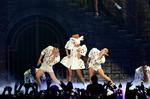 Show. Lady Gaga optrådte vanen tro i outrererede kostumer. Billedet er fra koncerten i Sofia, Bulgarien. 
