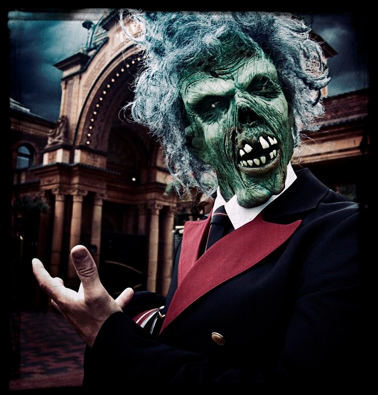 Scary. Det bliver en gyser at gå i Tivoli omkring Halloween. 
