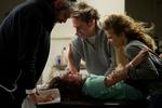 Gys. Kyra Sedwick og Jeffrey Dean Morgan som forældreparret, der desperat forsøger at drive en dæmon ud af deres datter Em (Natasha Calis) i Ole Bornedals gyser 'The Possession'. 