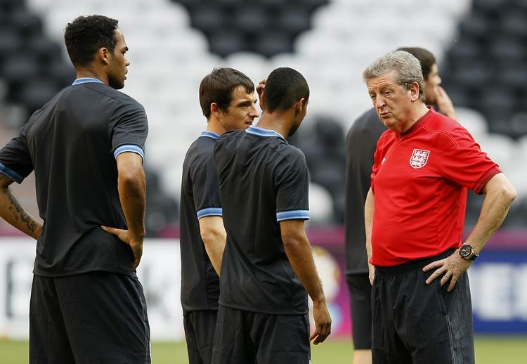 VM-kval. Englands manager Roy Hodgson (th) skal finde reserverne frem til ugens to landskampe. 