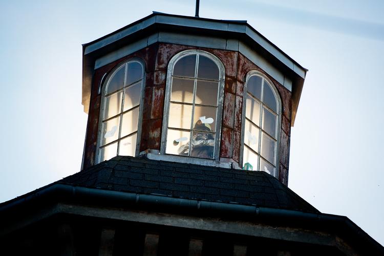 Uheld. I over 150 år har den brandramte bygning stået ved begyndelsen til Nørrebro. 
