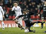 Hurtig. Modstanderne må ofte ty til ulovlige midler for at stoppe Quincy Antipas. Her er det FCK's Thomas Delaney, som har problemer. 
