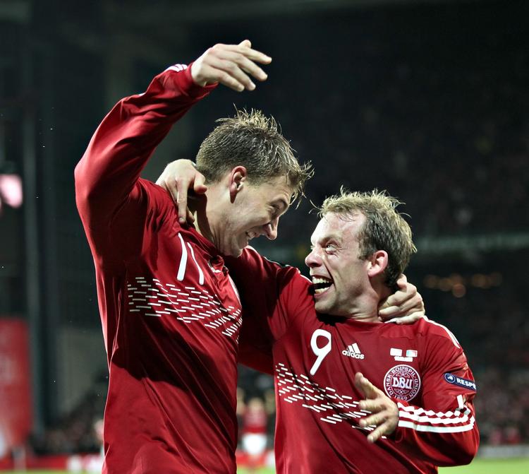 klubskifter. Siden Nicklas Bendtner (tv) og Michael Krohn-Dehli var to af de mest iøjnefaldende profiler på det danske EM-hold har begge spillere fået nye klubber. 