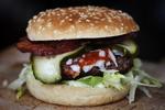 Nye tanker. Henrik Yde-Andersen fra michelinrestauranten Kiin Kiin har droppet sit burgereventyr med Burger &amp; Bun. 