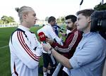 transfer. Simon Kjær er i Danmark for at deltage i træningen før kampen mod Tjekkiet lørdag. 