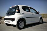 Småbiler. Danskerne køber mange biler, primært små vogne som f. eks. denne Citroen C1, viser nye tal for bilsalget. 