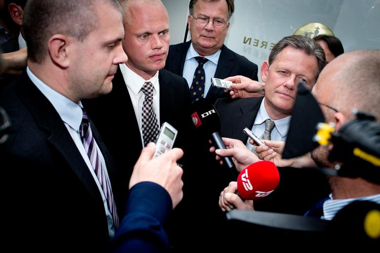 Overraskelse. Det kom bag på mange, at regeringen valgte at lave en skatteaftale med Venstre og de konservative. Men det var ikke desto mindre, hvad forhandlerne for partierne proklamerede, da de kom ud fra forhandlinger i Finansministeriet 22. juni. 