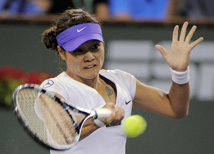 uuddannet? Li Na har som en af de første kvindelige kinesiske spillere været en del af tennistoppen. Men det imponerer ikke det kinesiske tennisforbund. 