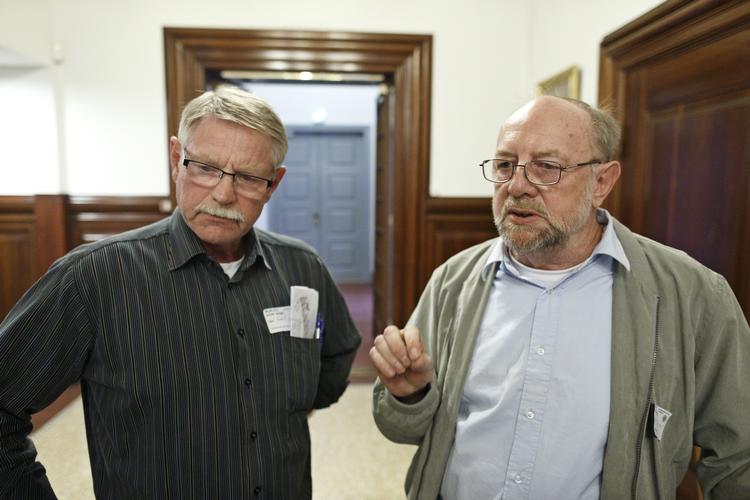 Beskatning. Formand Hans Erik Meyer (th.) og sekretær Thorkild Iversen fra Organisationen Rejsearbejdere.dk advarer mod konsekvenserne af regeringens forslag om at afskaffe skattefordele for danskere, der arbejder i udlandet. 