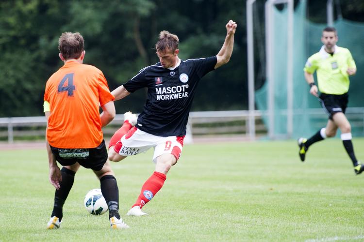 Sejr. Marvin Pourié og de øvrige Silkeborg-spillere var i lidt mere ydmyge omgivelser, end de var vant til. 