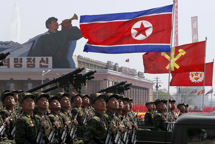 REFORMER. Nordkorea forsøger sig - overraskende - med vestligt inspirerede reformer i et forsøg på at få gang i landets fastfrosne økonomi, der betyder sult og fattigdom for nordkoreanerne. 