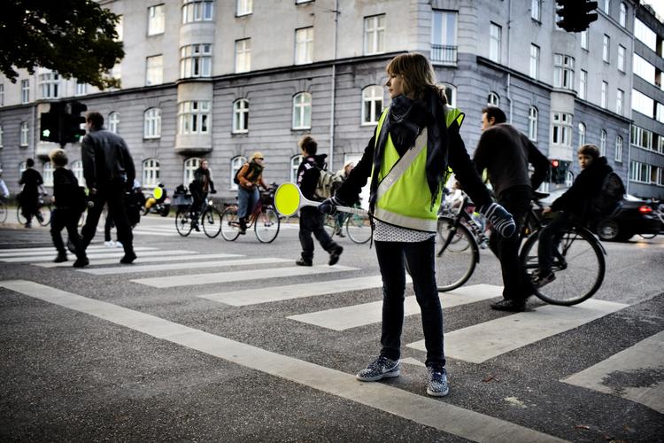 SKOLETRAFIK. Rigtigt mange københavnske forældre er bekymrede over de utrygge skoleveje i kommunen. Nu skal skolebørnene trafiktrænes. 