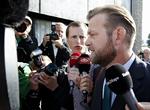 udspurgt. Peter Arnfeldt var spindoktor for Troels Lund Poulsen (V), som var skatteministeren, da Helle Thorning-Schmidt og hendes mand, Stephen Kinnocks, skattepapirer blev lækket. Arnfeldt blev afhørt på andendagen af Skattesagskommissionen 29. august. 