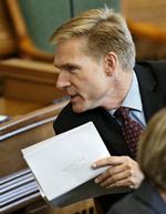 kronprins. Finansordfører Kristian Thulesen Dahl (DF) står til at overtage posten som partileder efter Pia Kjærsgaard senere på måneden. 