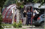 Den ældste af de to dræbte kvinder havde et svensk pas, oplyser politiet. Politiet har talt med adskillige vidner på den campingplads de dræbte boede på. 