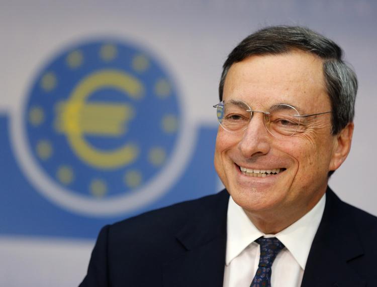 opkøb. Centralbankchef Mario Draghi vil redde nødlidende EU-lande med opkøb af obligationer. 