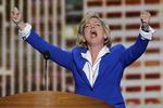Eufori. Jennifer Granholm skabte jubel, da hun gik på talerstolen før Obamas tale. Hun mindede blandt andet om, hvor mange job i bilindustrien, der var blevet reddet: 211.000 