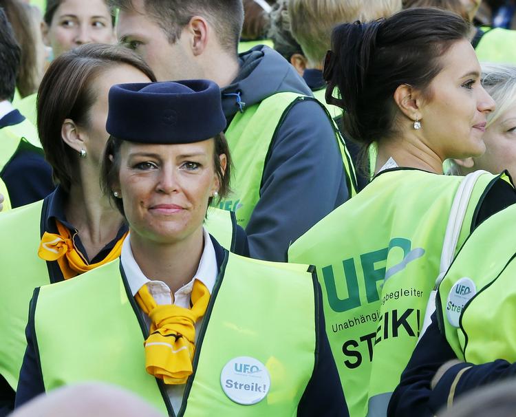 hårdknude. De ansatte kræver blandt andet en lønstigning på fem procent. Ledelsen har sagt, at konkurrencen er så hård, at kravet er umugeligt at efterkomme. 