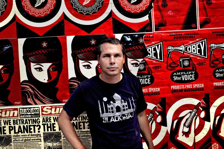 Den amerikanske kunstner, Shepard Fairey har udsmykket dele af København. Bl.a. nabogavlen ved siden af Jagtyvej 69, hvor Ungdomshuset tidligere lå. 