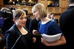 Konkurrenter? Sundhedsminister Astrid Krag og miljøminister Ida Auken har endnu ikke meldt ud, om de vil være SF's nye formand. 