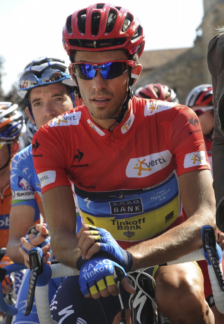 Fører. Alberto Contador (Team Saxo Bank-Tinkoff Bank) i den røde førertrøje i Vuelta a Espana 