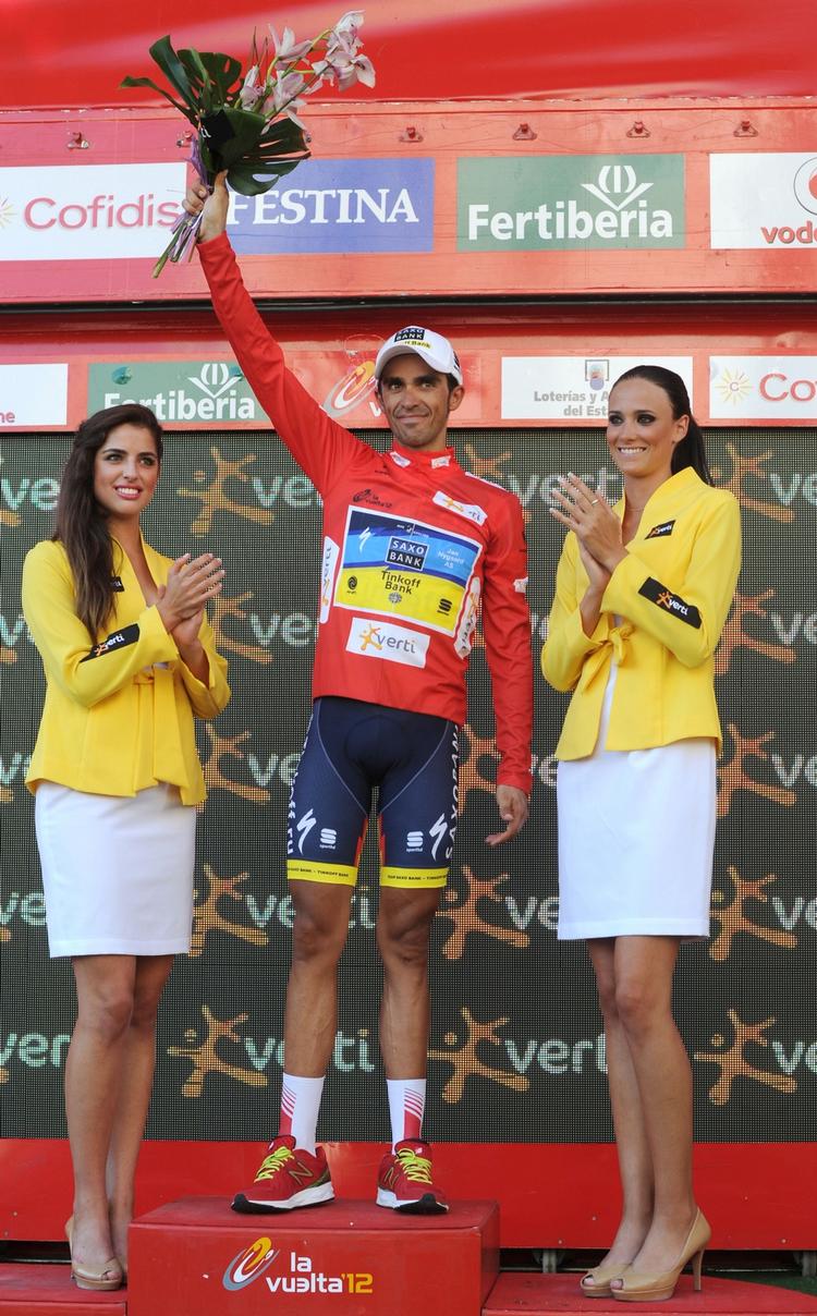 kongeetape. Alberto Contador har de sidste par dage kunnet lade sig hylde i Vueltaens røde førertrøje. I dag komme spanieren ud i sit hidtil hårdeste forsvar af trøjen. 