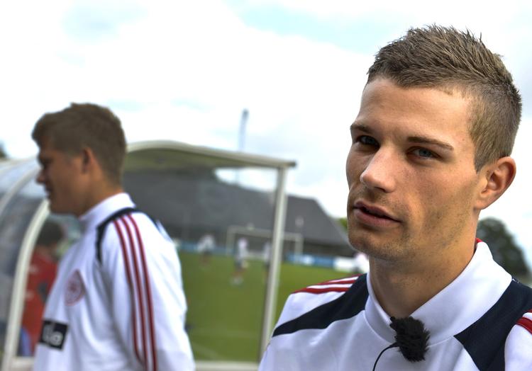 ungdom. Andreas Cornelius (tv) og Nicklas Helenius (th) er to af tre mulige alternativer til frontpladsen i Danmarks angreb i aften mod Tjekkiet.. 