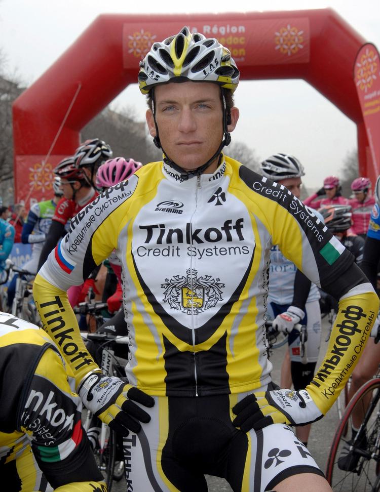 modangreb. Tyler Hamilton optrådte efter faldet fra tinderne for Tinkoff Credit Systems i 2007. 