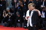 Generationskløft. Instruktør Robert Redford og skuespiller Shia LaBeouf til premieren på 'The Company You Keep'. 