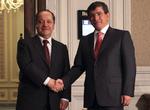 Samråd. Lederen af Kurdistan, Massoud Barzani(Venstre) mødes med Tyrkiets udenrigsminister Ahmet Davutoglu tilbage i 2011. 