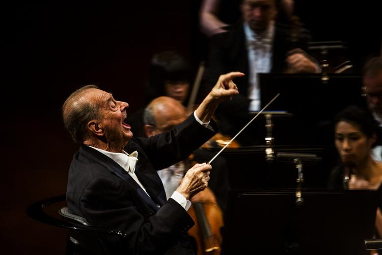 Maestro. DR SymfoniOrkestrets nye, spanske chefdirigent Rafael Frühbech de Burgos til første torsdagskoncert med sit danske orkester i Koncerthuset. 