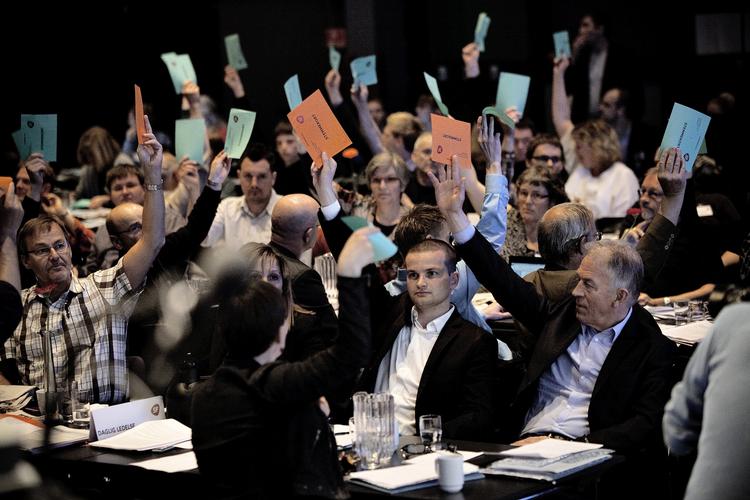 Afstemning. SF's daglige ledelse foreslår, at der indkaldes til ekstraordnært landsmøde i partiet for at vælge ny formand. Arkivfoto. 