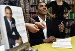 Konkurrence. Selvom Republikanernes bøger fører salgskapløbet med 8 procent over Demokraternes, ligger salgstallet på Obamas bog 'Audacity of Hope' meget højere end Romneys 'No Apology'. 