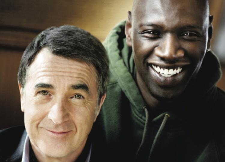 Film. François Cluzet (til venstre) spiller den lamme rigmand Philippe, mens Omar Sy spiller plejeren Driss i en rørende historie baseret på virkelige begivenheder. 