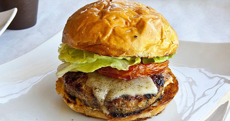 BURGERFIGHT. Er det burgerne fra Umami-kæden, der er USAs bedste eller ...? 