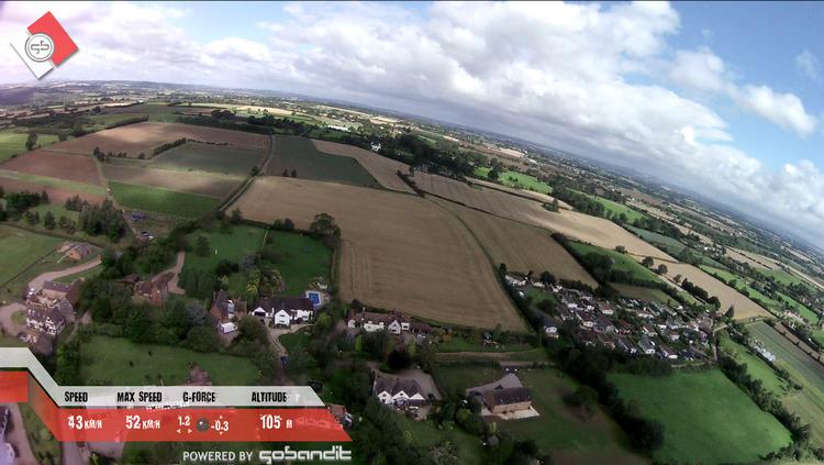 RUMFART. 19-årige Adam Cudworth har lavet sin egen version af en luftballon og sendt et kamera op i himlen. 
